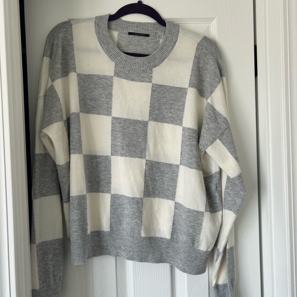 Tahari Gray and Cream Checkered Sweater - XL